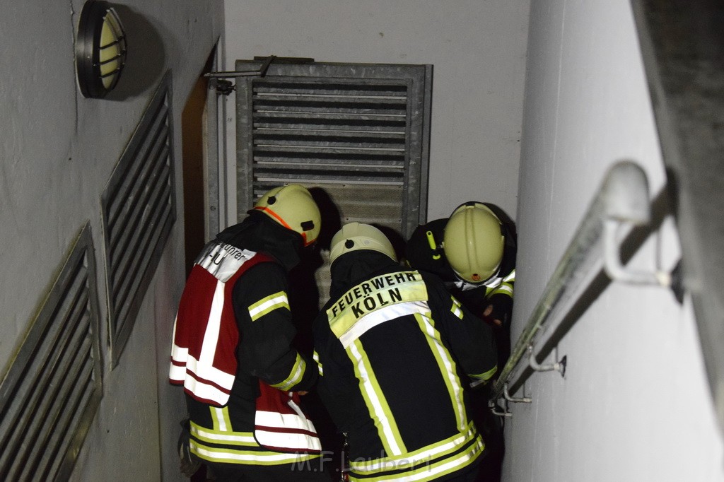 Feuer 2 Tiefgarage Koeln Hoehenhaus Ilfelder Weg P09.JPG